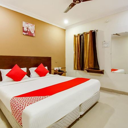 Oyo Akshaya Nest Hotell Vijayawāda Exteriör bild