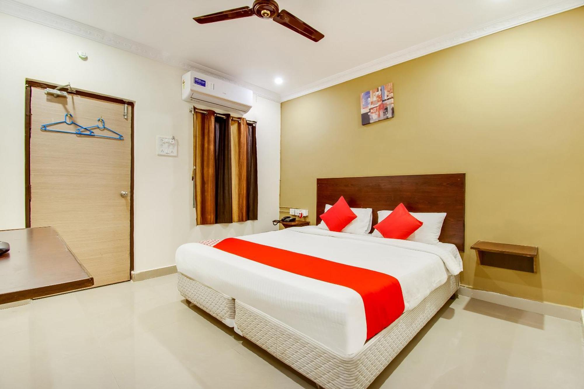Oyo Akshaya Nest Hotell Vijayawāda Exteriör bild