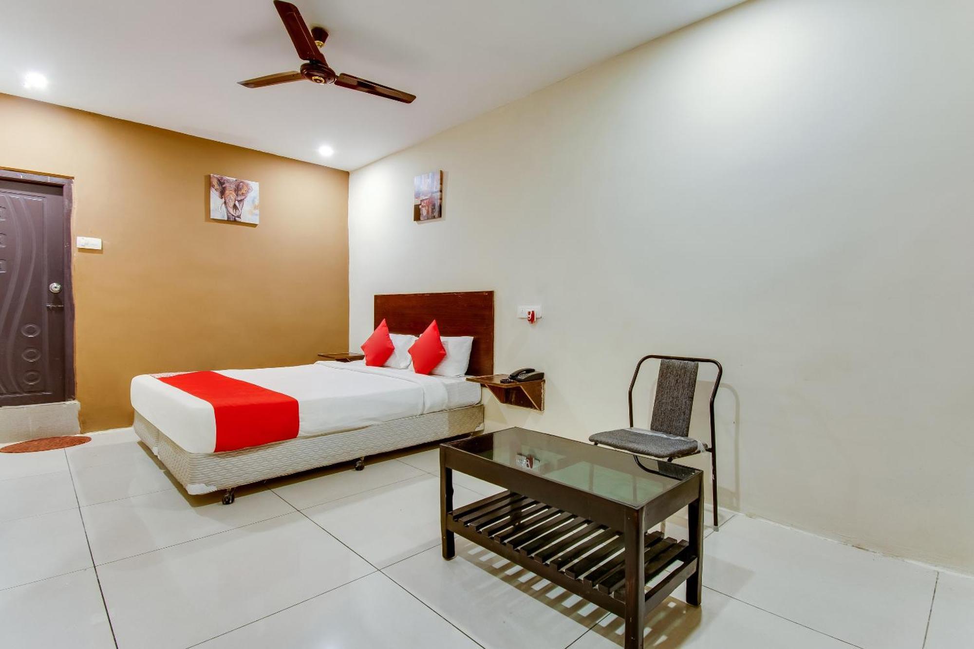 Oyo Akshaya Nest Hotell Vijayawāda Exteriör bild