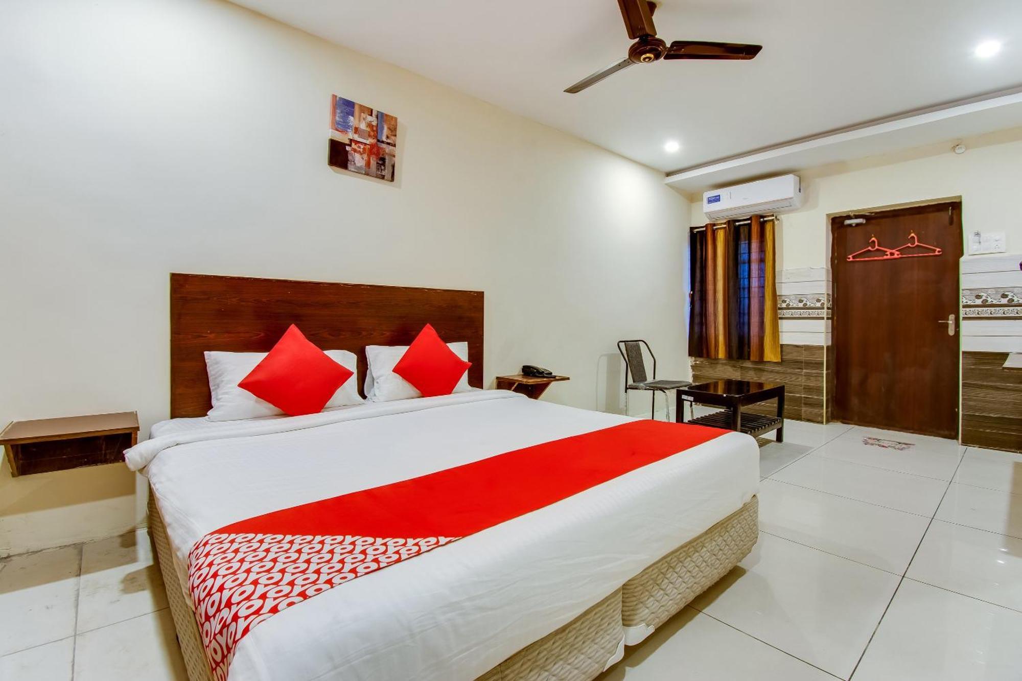 Oyo Akshaya Nest Hotell Vijayawāda Exteriör bild