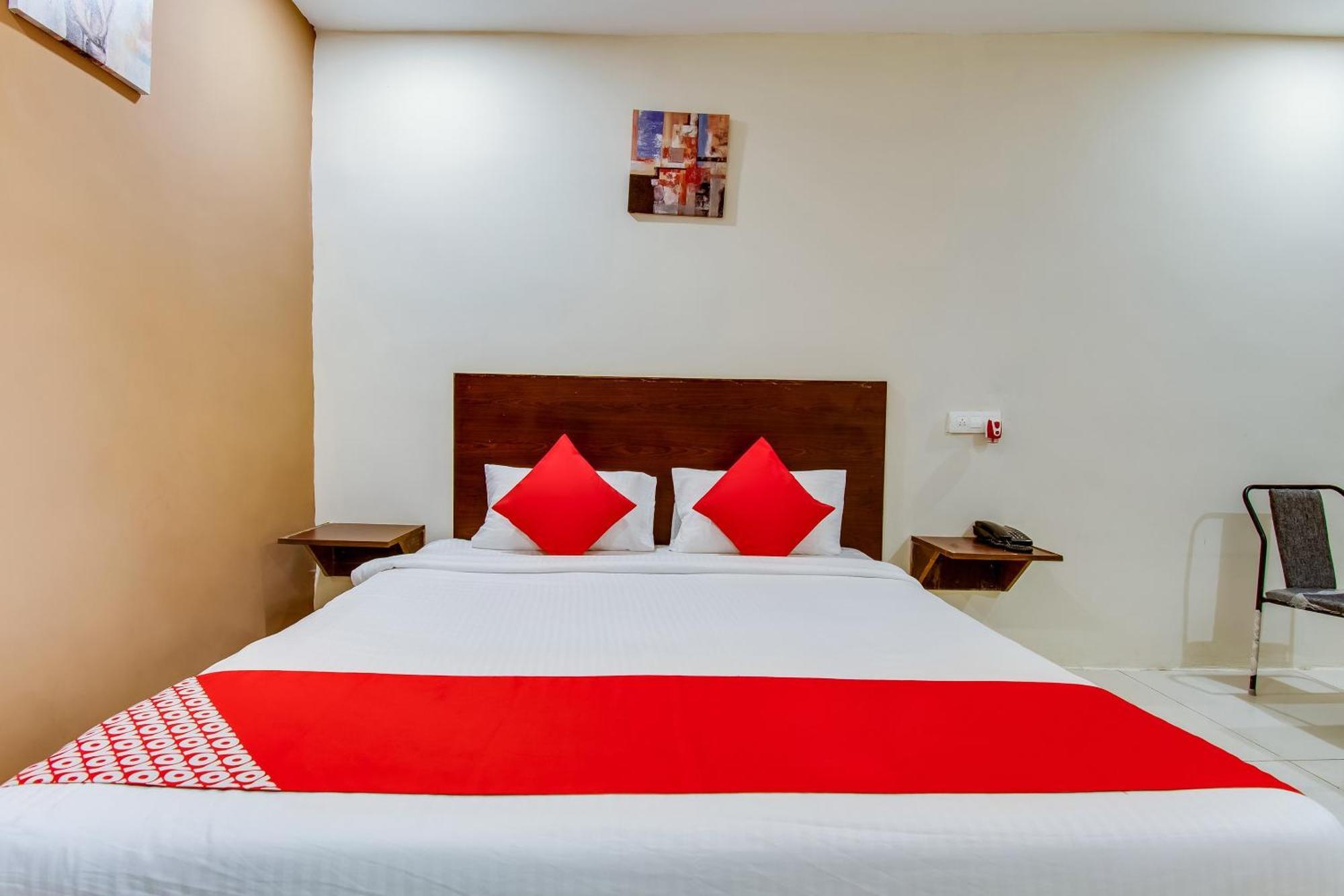 Oyo Akshaya Nest Hotell Vijayawāda Exteriör bild