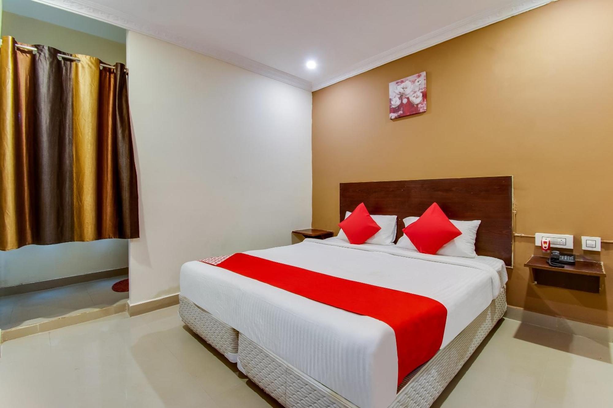 Oyo Akshaya Nest Hotell Vijayawāda Exteriör bild
