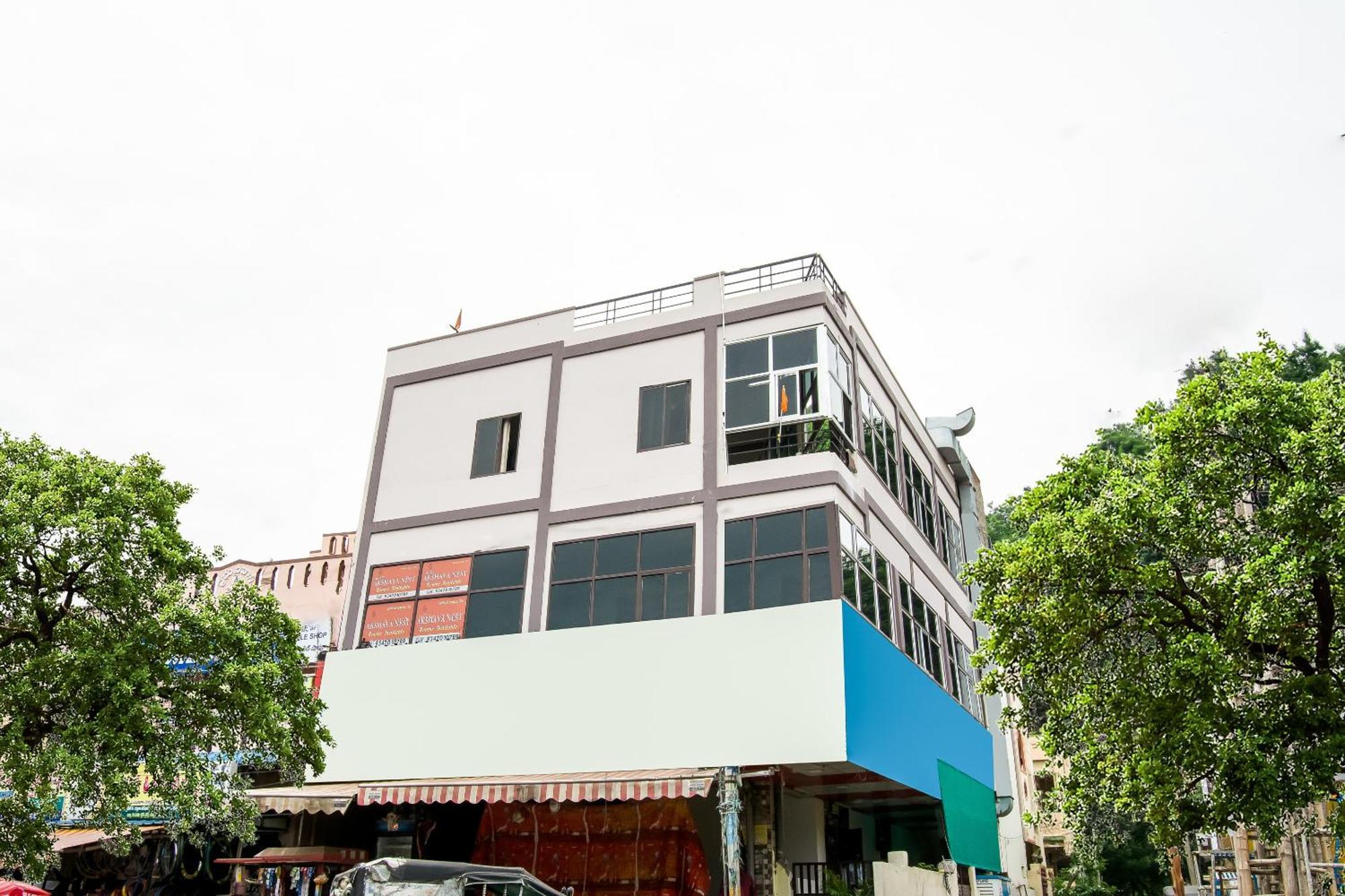 Oyo Akshaya Nest Hotell Vijayawāda Exteriör bild